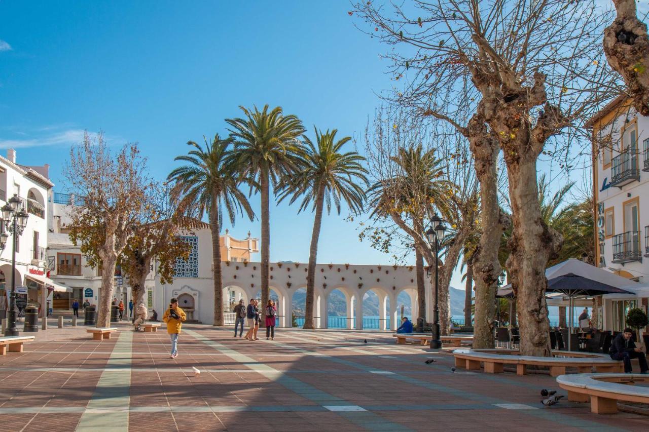 Apartamentos Vacacional En Plaza De Espana Nerja Eksteriør bilde